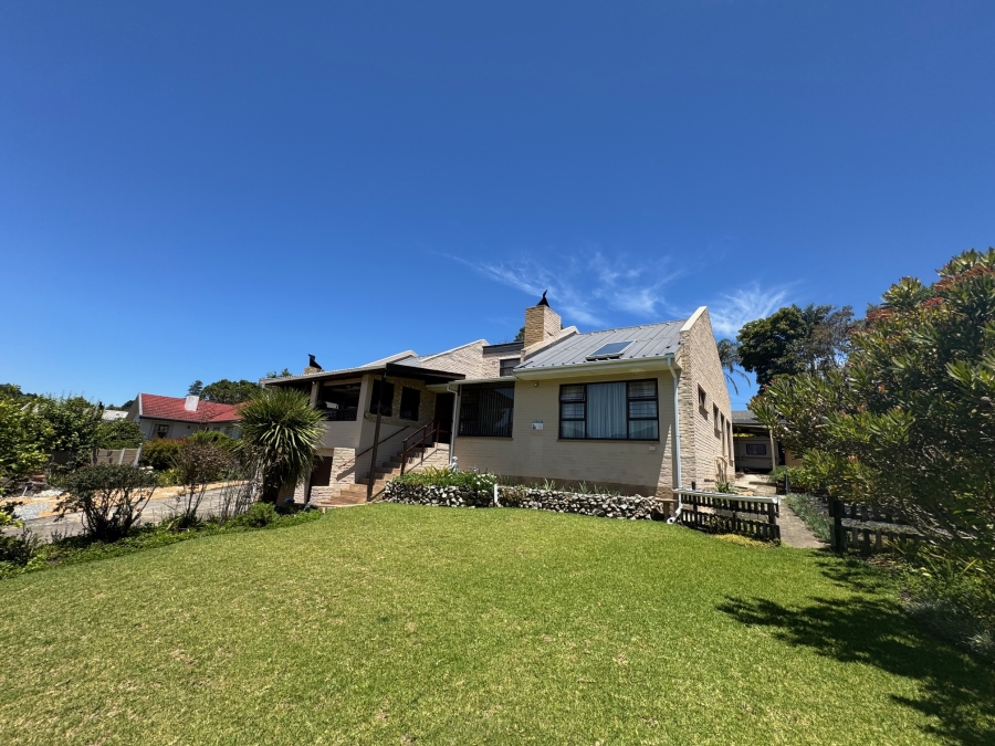 4 Bedroom Property for Sale in Denver Park Western Cape